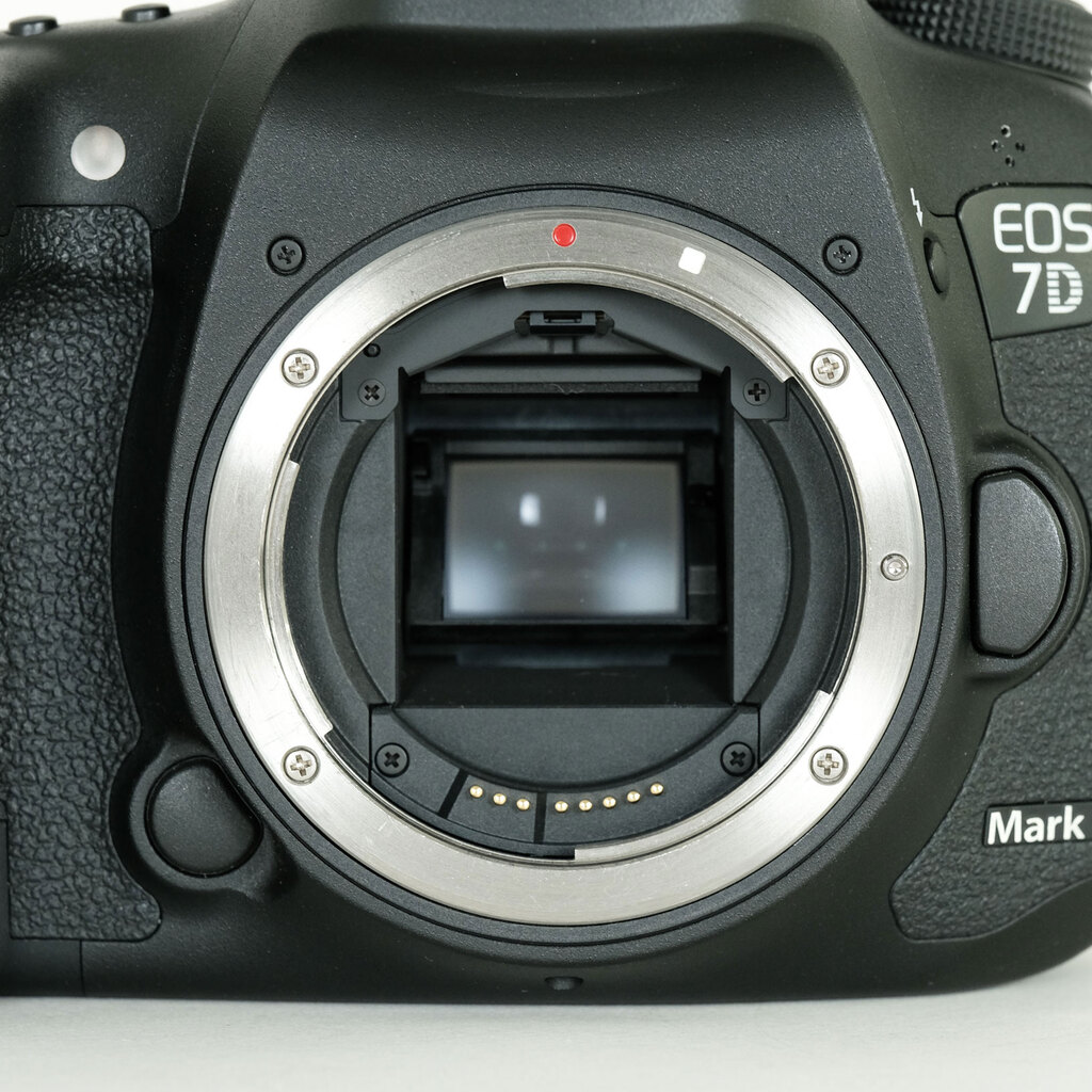 Canon EOS 7D Mark II Canon EOS 7D Mark II