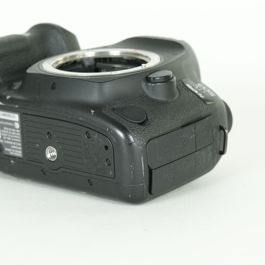 Canon EOS 5D Mark IV Canon EOS 5D Mark IV