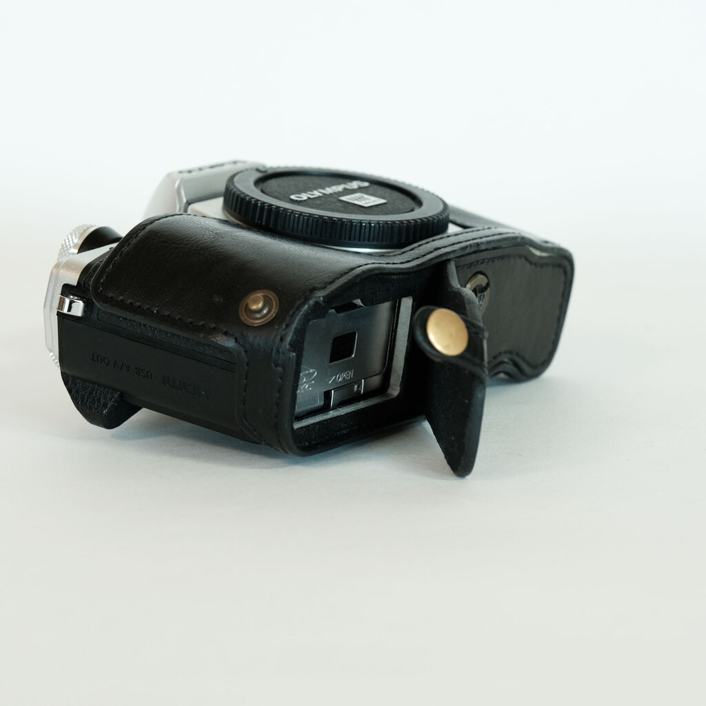 OLYMPUS OM-D E-M10 Mark II