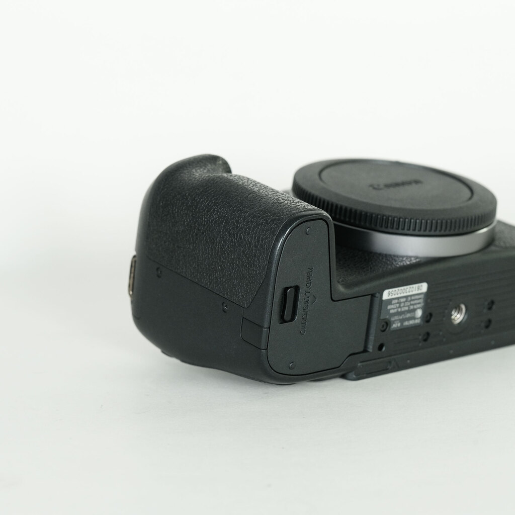 Canon EOS RPの出品 | ONE SCENE（ワンシーン）