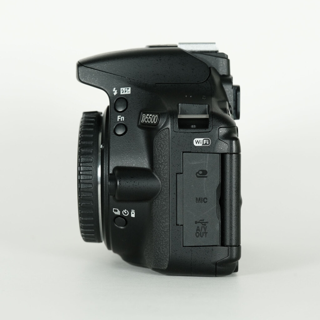 ■新品級■ ニコン Nikon D5500 ≪シャッター660回≫ D7500 - 製品特長(捕捉力) | 一眼レフカメラ | ニコン