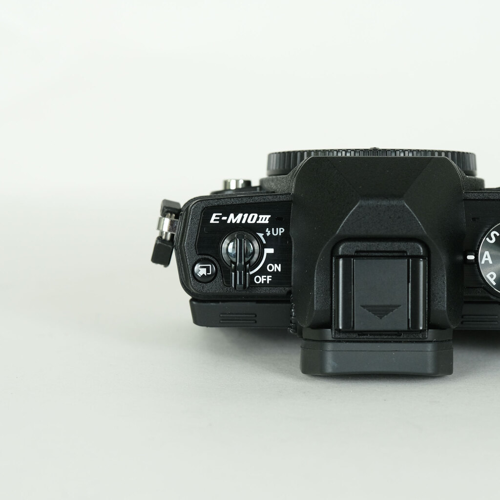 OLYMPUS OM-D E-M10 Mark III OLYMPUS OM-D E-M10 Mark III