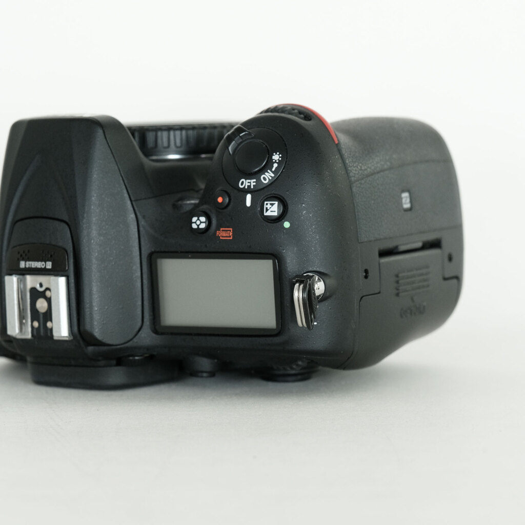 Nikon D7200 バッテリーパックキット Nikon D7200 バッテリーパックキット
