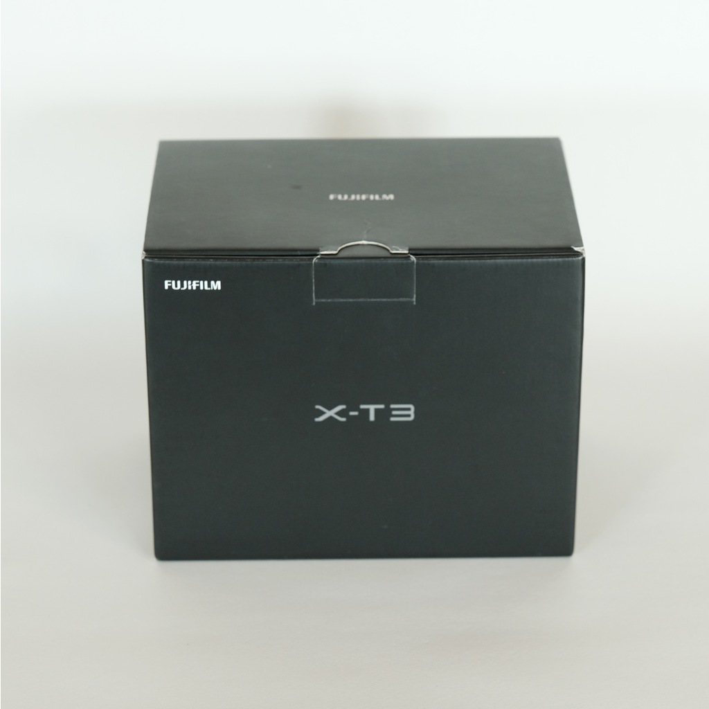富士フイルム - ラスト！　FUJI FILM X−T3 BLACK ボディ　元箱付き・付属品多数 FUJIFILM X-T3の出品 | ONE SCENE（ワンシーン）