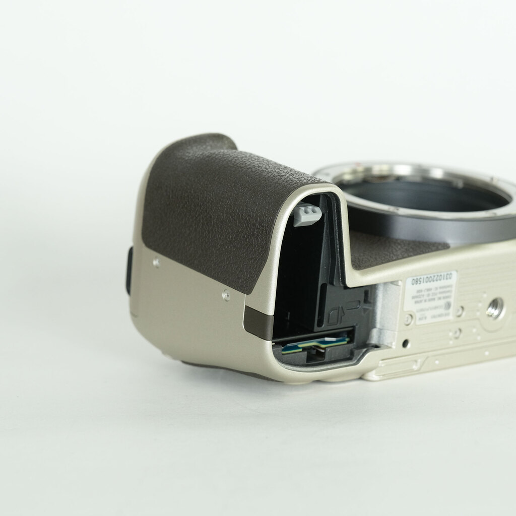 Canon EOS RP ボディ ゴールド Canon EOS RP ボディ ゴールド