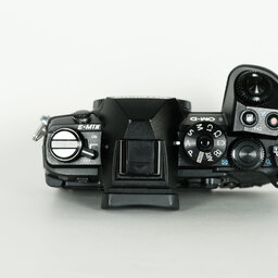 OLYMPUS OM-D E-M1 Mark II OLYMPUS OM-D E-M1 Mark II