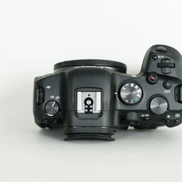 Canon EOS R6 Canon EOS R6