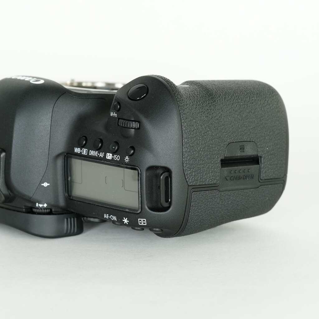 Canon EOS 5D Mark IV