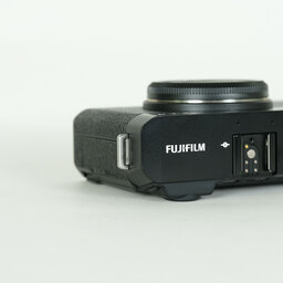 FUJIFILM X-E4