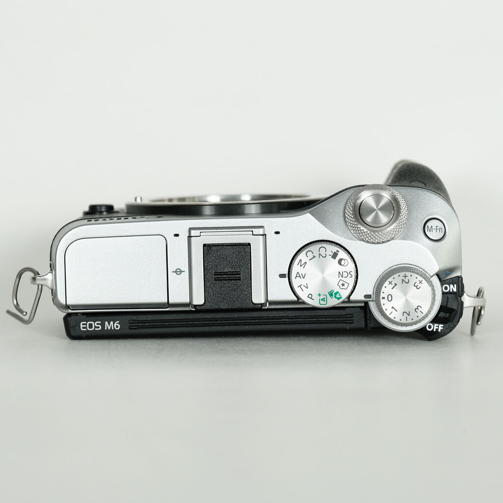 Canon EOS M6 Canon EOS M6