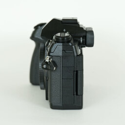 OLYMPUS OM-D E-M1 Mark II OLYMPUS OM-D E-M1 Mark II