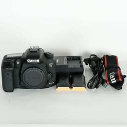 Canon EOS 7D Mark II Canon EOS 7D Mark II