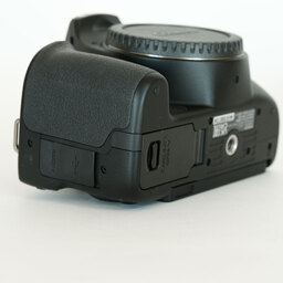 Canon EOS Kiss X10 Canon EOS Kiss X10