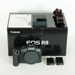 Canon EOS R8 Canon EOS R8