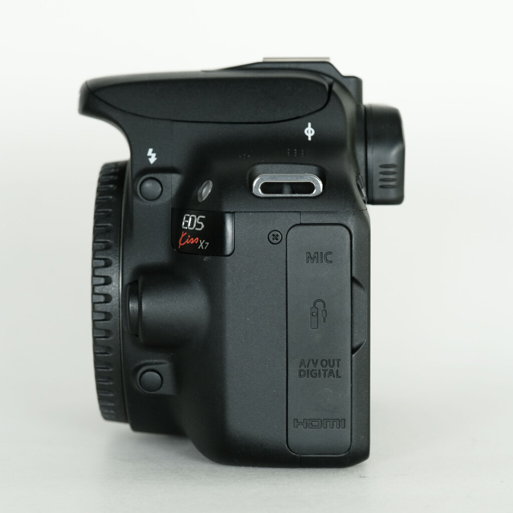 極上品◆Canon EOS Kiss X7 ボディ◆シャッター回数3182回のみ 極上品◇Canon EOS Kiss X7 ボディ◇シャッター回数3182回のみ
