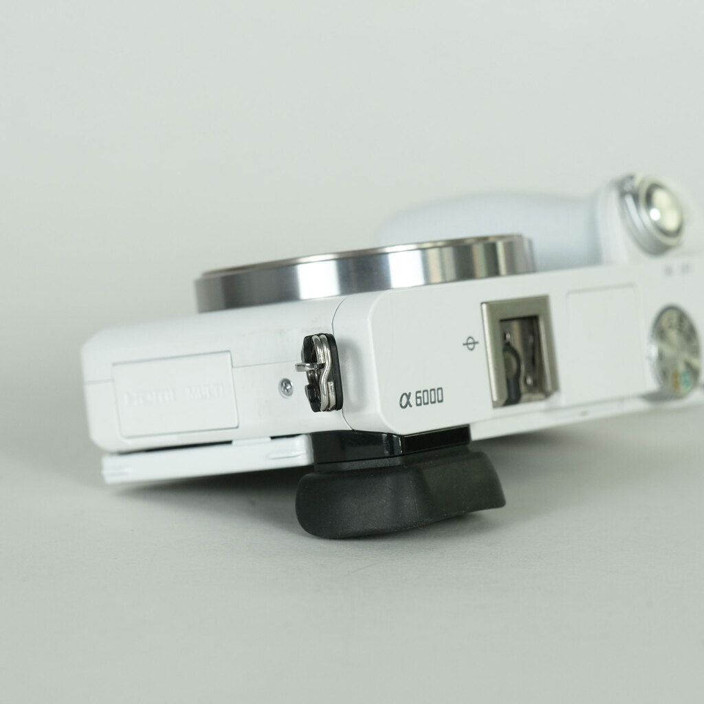 SONY α6000(ILCE-6000) SONY α6000(ILCE-6000)