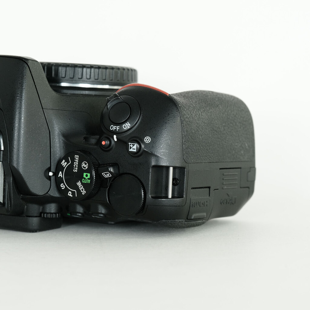 Nikon D5500 ダブルズームキット ブラック