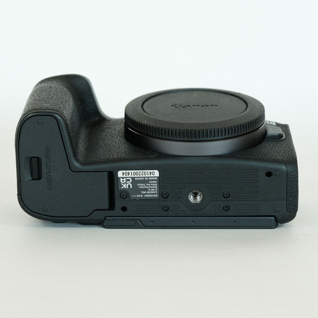 Canon EOS R8 Canon EOS R8