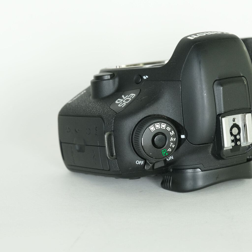 Canon EOS 7D Mark II Canon EOS 7D Mark II