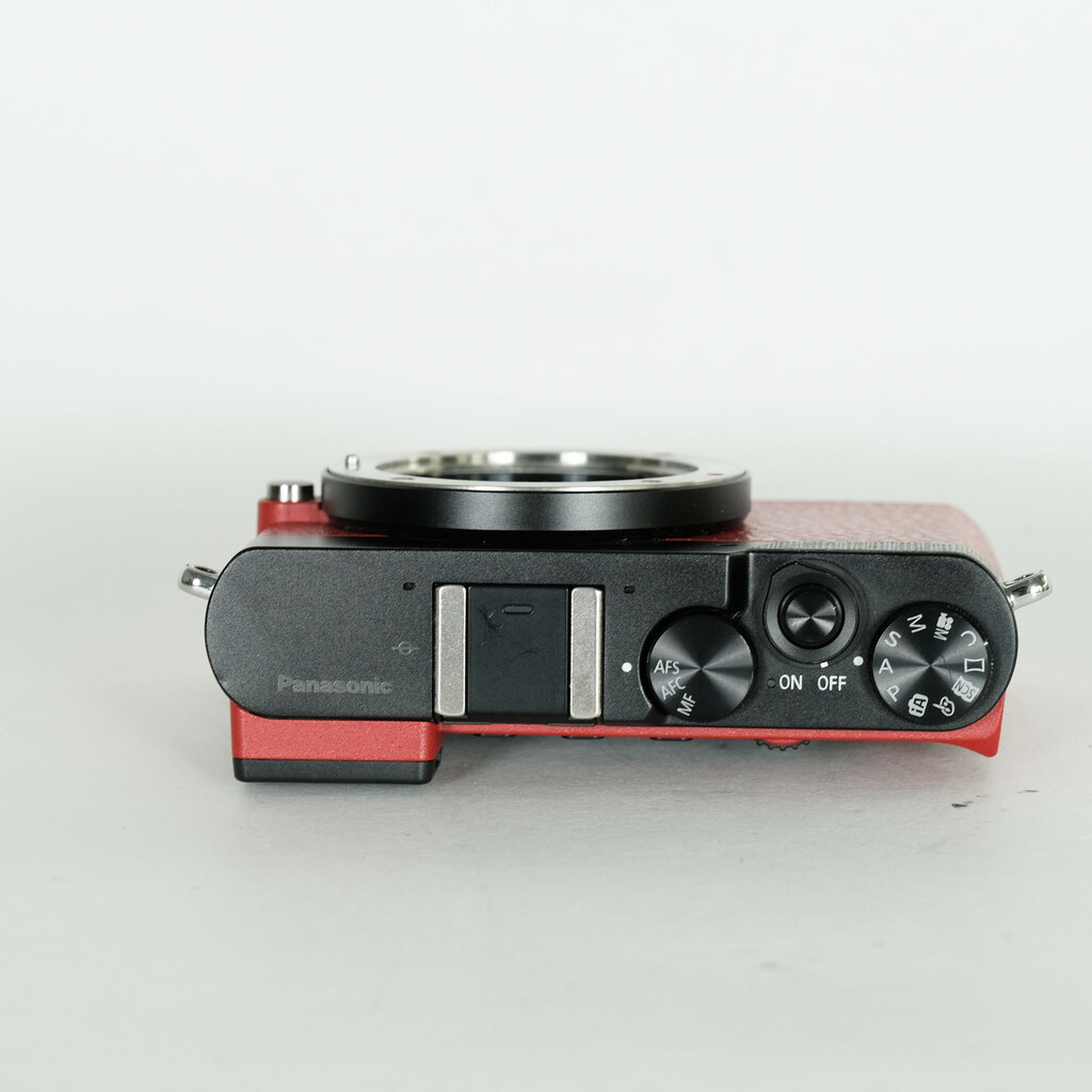 Panasonic LUMIX DMC-GM5ボディ レッド Panasonic LUMIX DMC-GM5ボディ レッド