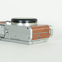 FUJIFILM X-M1 ボディ ブラウン FUJIFILM X-M1 ボディ ブラウン