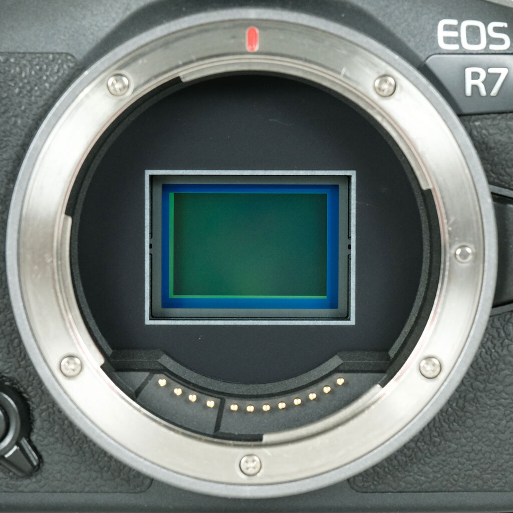 Canon EOS R7 Canon EOS R7
