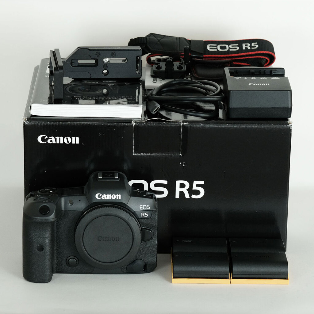 Canon EOS R5 Canon EOS R5