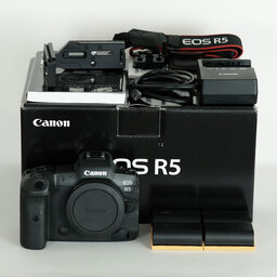 Canon EOS R5 Canon EOS R5
