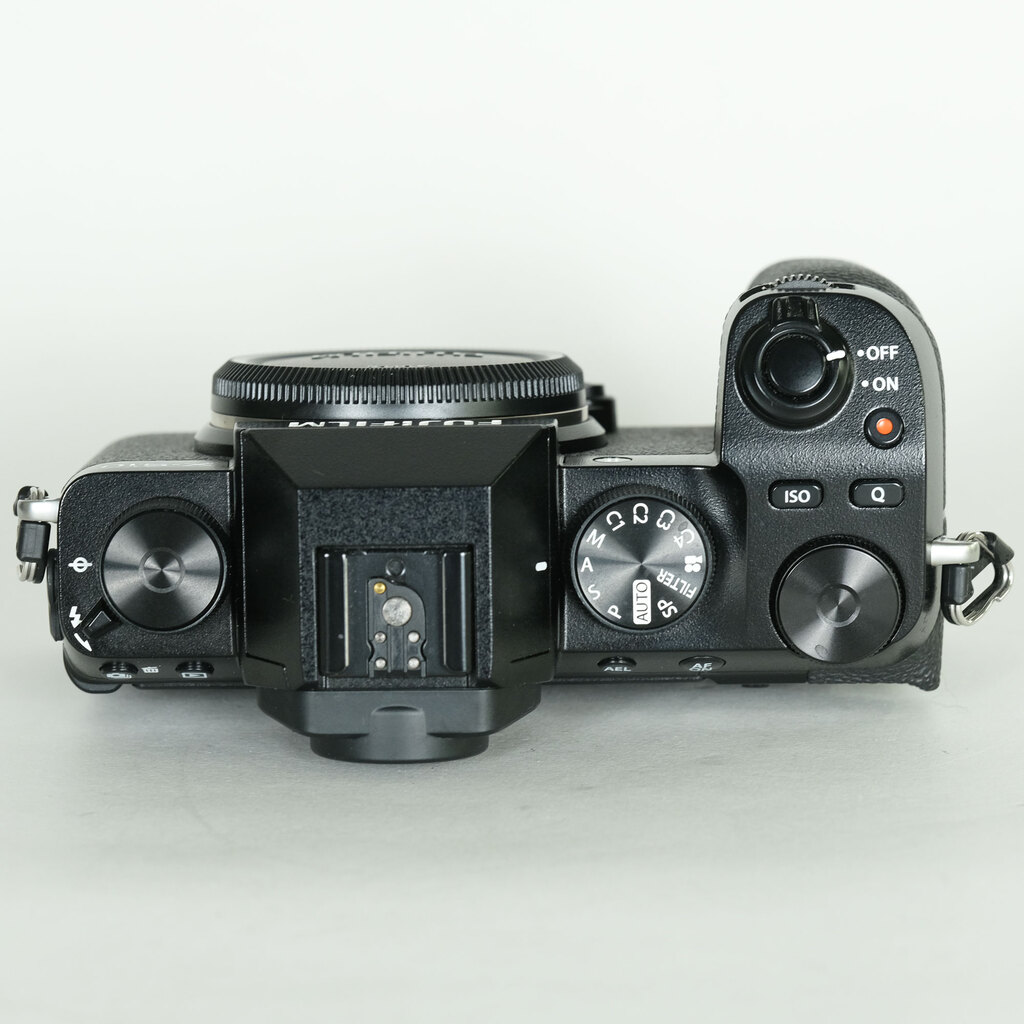 FUJIFILM X-S10