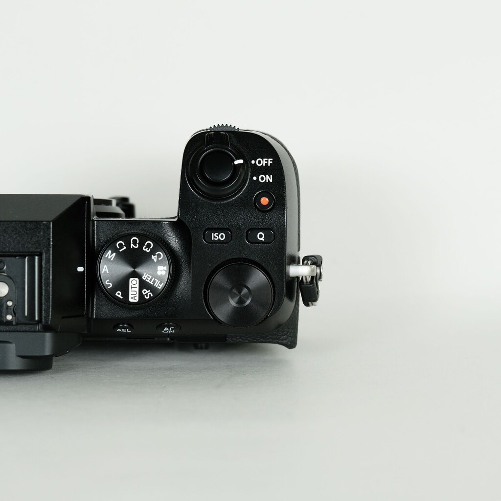 Fujifilm X-S10 本体と箱 FUJIFILM X-S10の出品 | ONE SCENE（ワンシーン）