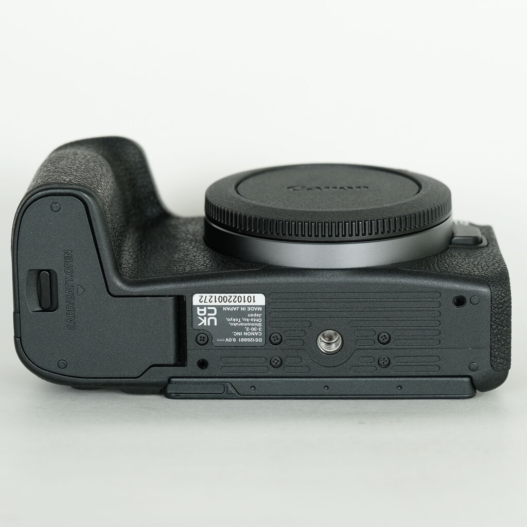 Canon EOS R8 Canon EOS R8