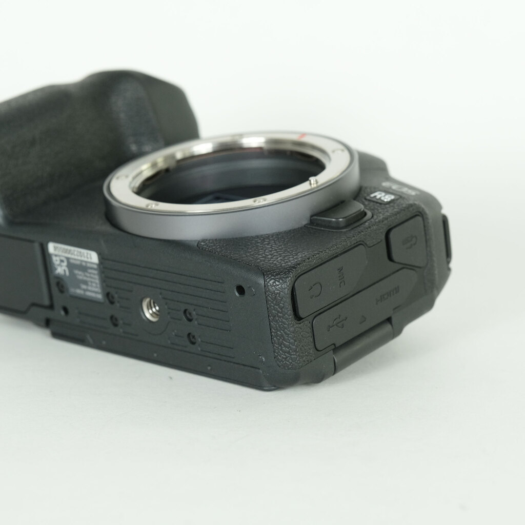 Canon EOS R8