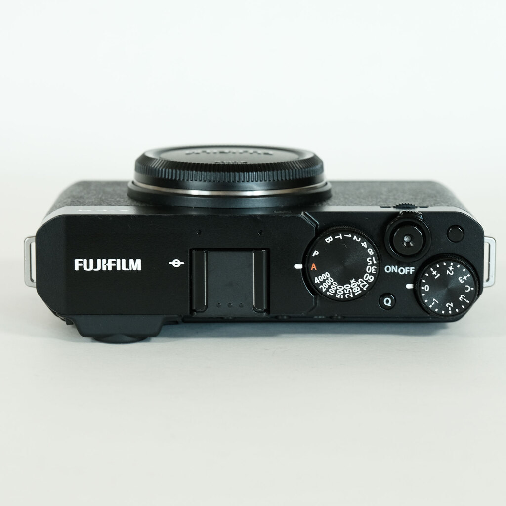 FUJIFILM X-E4 FUJIFILM X-E4