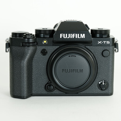 ブランド通販 新品同様展示品】Fujifilm X-T5 XF18-55mmミラーレスカメラ デジタルカメラ
