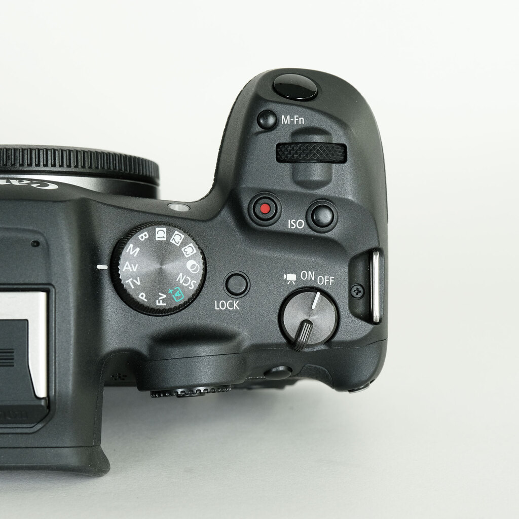 Canon EOS R7 Canon EOS R7