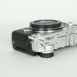 OLYMPUS PEN-F