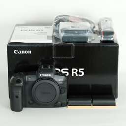 Canon EOS R5 Canon EOS R5