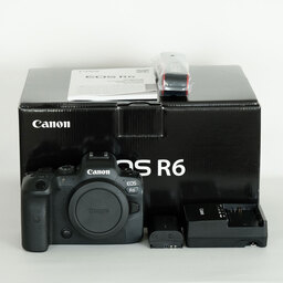 Canon EOS R6 Canon EOS R6