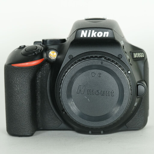 Nikon D5600