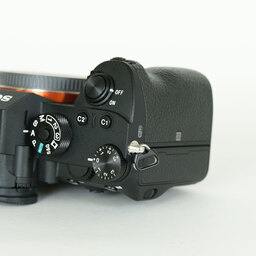 SONY α7RIII ボディ ILCE-7RM3A   【後期モデル 液晶下部にSONYロゴなし】