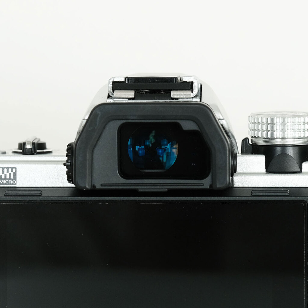 OLYMPUS OM-D E-M10 Mark II OLYMPUS OM-D E-M10 Mark II