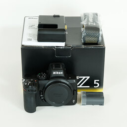 Nikon Z5 Nikon Z5