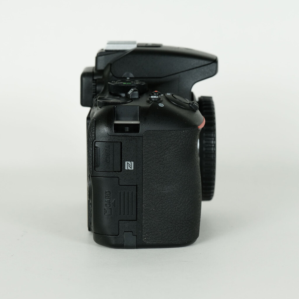 Nikon D5600の出品 | ONE SCENE（ワンシーン）
