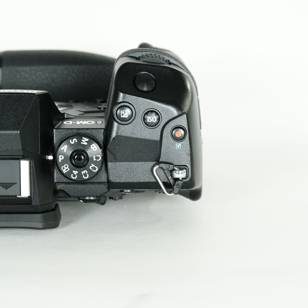 OLYMPUS OM-D E-M1X OLYMPUS OM-D E-M1X