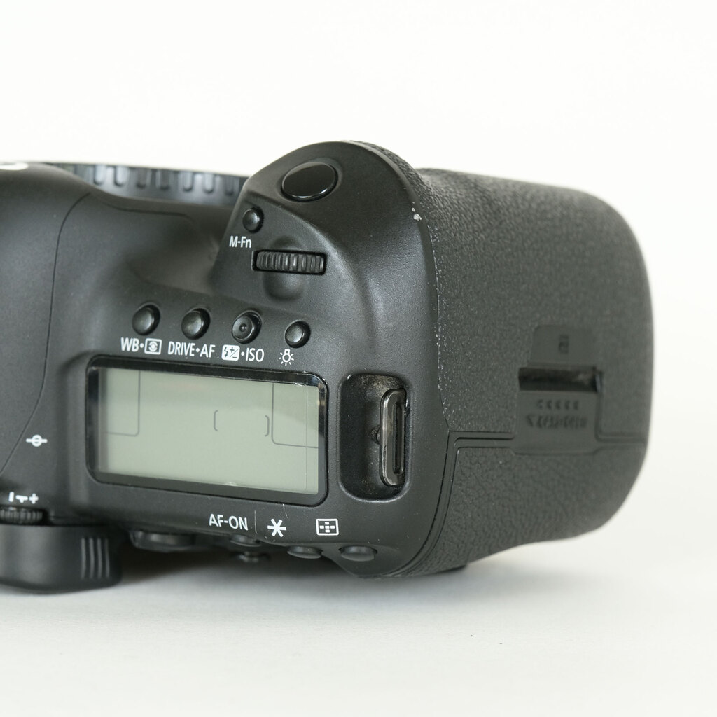 Canon EOS 5D Mark IV