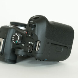 Canon EOS R7 Canon EOS R7