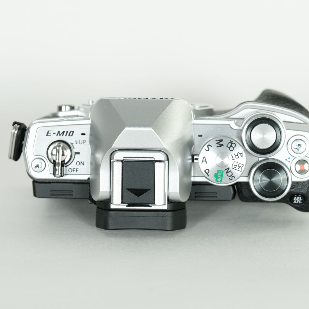 OLYMPUS OM-D E-M10 Mark IV