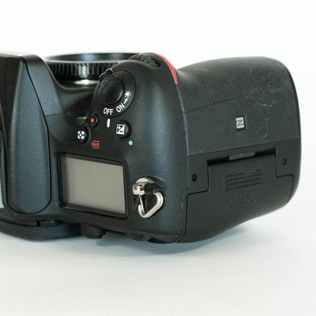 Nikon D7200の出品 | ONE SCENE（ワンシーン）