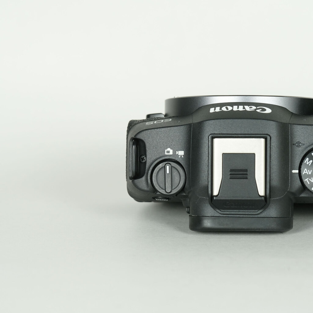 Canon EOS R8 Canon EOS R8