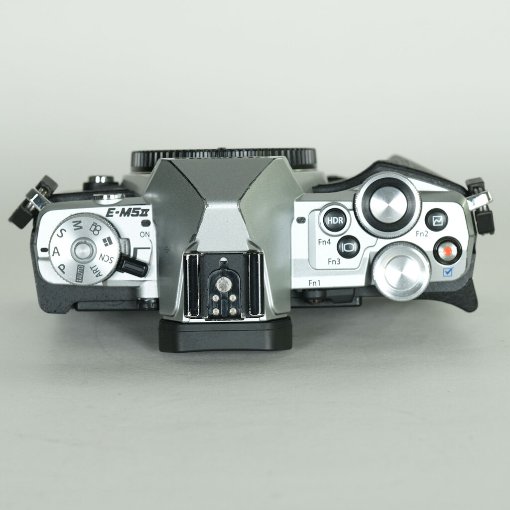 OLYMPUS OM-D E-M5 Mark II OLYMPUS OM-D E-M5 Mark II